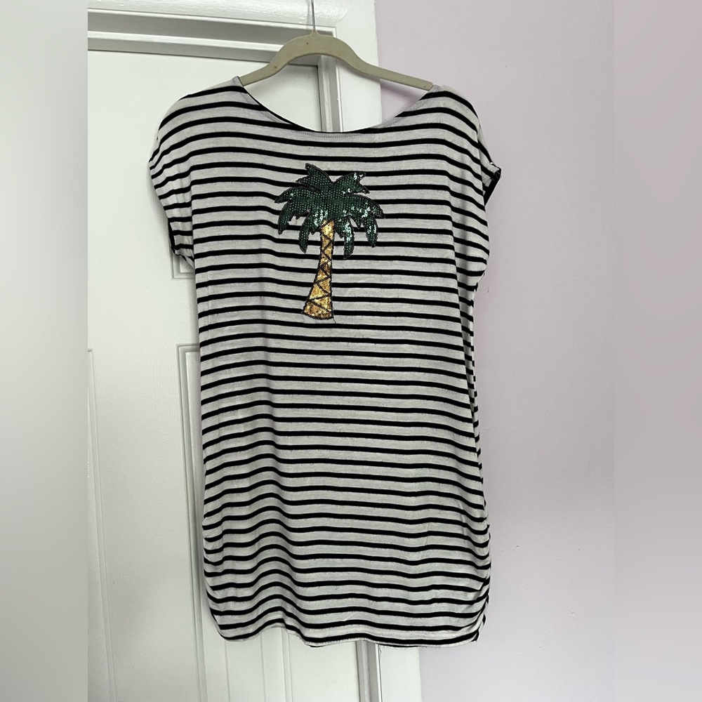 Striped black and white back coverup